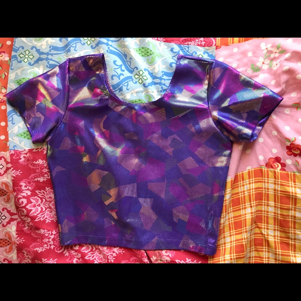 AA Cali Sun & Fun metallic geo print crop top M